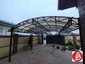 Навес из поликарбоната