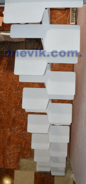 Лестница на одном косоуре