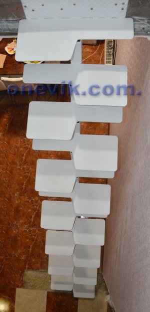 Лестница на одном косоуре