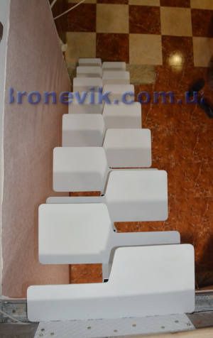 Лестница на одном косоуре