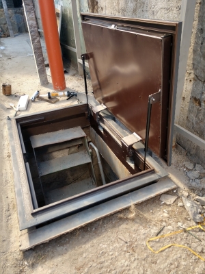 Люк уличный 1