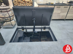 Люк автоматический обшитый