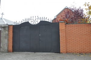 Ворота распашные из мет. листа