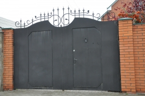 Ворота распашные из мет. листа