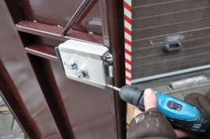 Ворота распашные из мет. листа