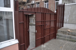 Ворота распашные из мет. листа