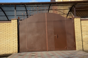 Ворота распашные из мет. листа