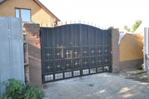 Ворота распашные из мет. листа