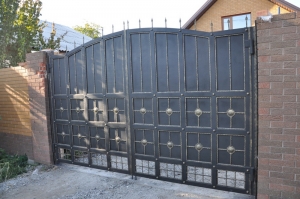 Ворота распашные из мет. листа