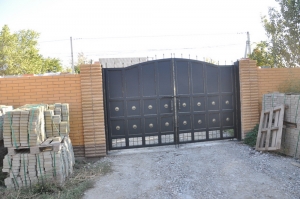 Ворота распашные из мет. листа