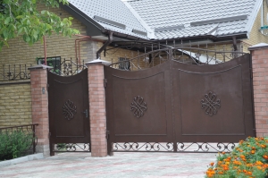 Ворота распашные из мет. листа