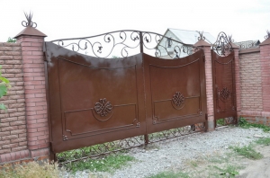 Ворота распашные из мет. листа
