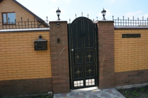 Ворота распашные из мет. листа