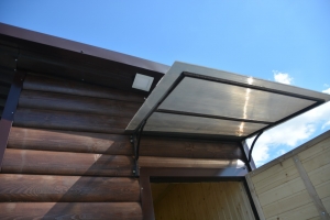 Туалет из дерева с мет. каркасом.