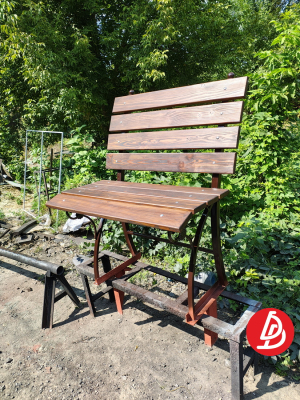 Лавочка обшитая деревом