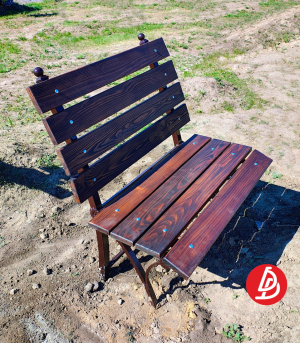 Лавочка обшитая деревом