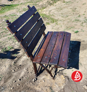 Лавочка обшитая деревом