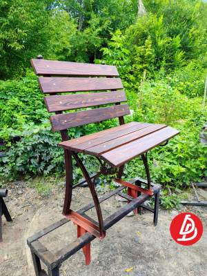 Лавочка обшитая деревом