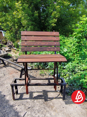 Лавочка обшитая деревом