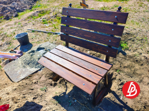 Лавочка обшитая деревом