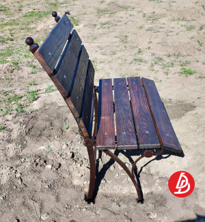 Лавочка обшитая деревом