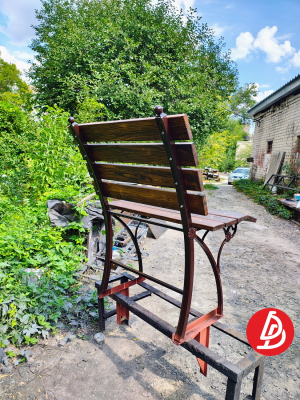 Лавочка обшитая деревом