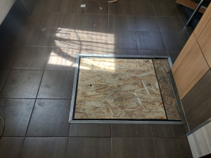 Люк в подвал под ламинат.