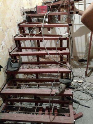 Лестница консольная