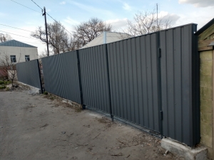 Забор из профнастила