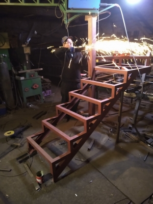 Лестница уголок швеллер