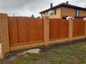 Забор обшитый деревом