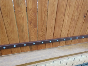 Забор обшитый деревом