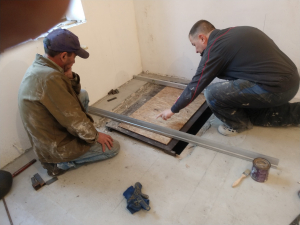 Люк с обрешеткой вокруг проема