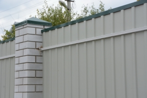 Забор из профнастила