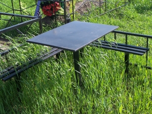 Стол на одной ножке