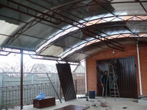 Навес из поликарбоната  POLYGAL