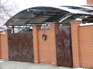 Навес из поликарбоната  POLYGAL