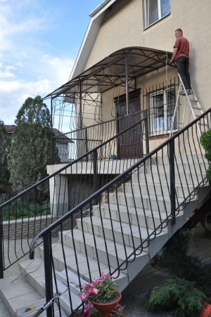 Навес из поликарбоната  POLYGAL