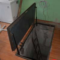 Люк в подвал под линолеум