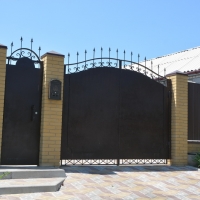 Ворота распашные из мет. листа