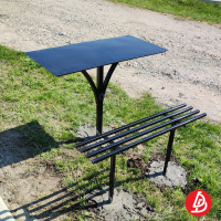 Стол большой на одной ножке