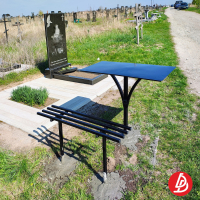 Стол большой на одной ножке