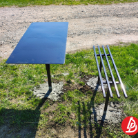 Стол большой на одной ножке