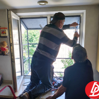 Вольер на все окно