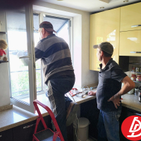 Вольер на все окно