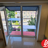 Вольер на все окно