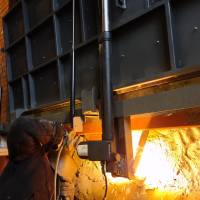 Автоматический между этажей.