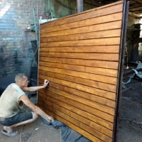 Забор обшитый деревом