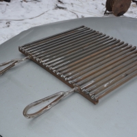 Решетка на барбекю.