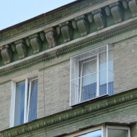 Вольер для кота на большое окно